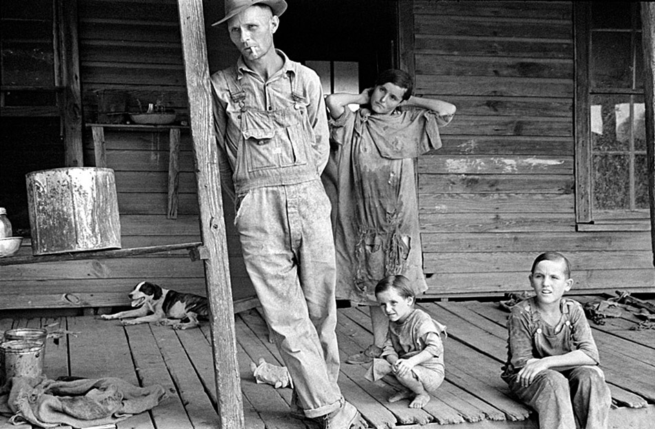 walker evans fsa photography Walker evans was a renowned american photographer known for his black-and-white images documenting the impact of the great depression as an artist, evans disliked the formal photography like that of alfred stieglitzinstead, he aimed to capture the quotidian beauty and diaristic events of daily life. walker evans fsa photography Walker evans was a renowned american photographer known for his black-and-white images documenting the impact of the great depression as an artist, evans disliked the formal photography like that of alfred stieglitzinstead, he aimed to capture the quotidian beauty and diaristic events of daily life.