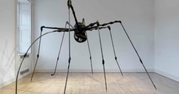 Spider, 1994
Bronze, silver nitrate and brown patina, and granite
274.3 x 457.2 x 378.5 cm
by Louise Bourgeois (1911–2010)