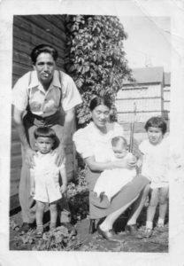 Letelier, Manitoba, Summer 1943 Kohei with David, Kimie with Betty, Carol 