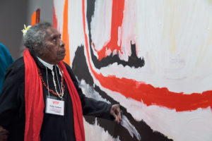 Mirdidingkingathi Juwarnda Sally Gabori with 'Nyinyilki' at the National Gallery of Australia, 2009